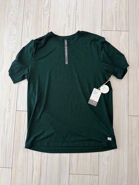 Vuori Men's Crew Tee in Forest Green